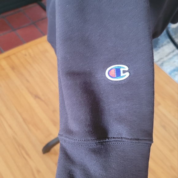 Champion Sweatshirt (NWOT) - Picture 3 of 3
